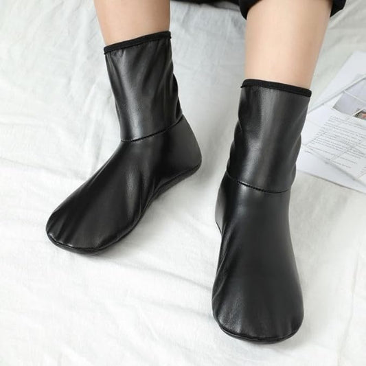 الجوارب الجلدية